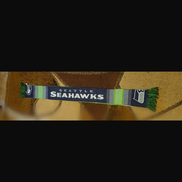 Seahawks scarf - Picture 6 of 6